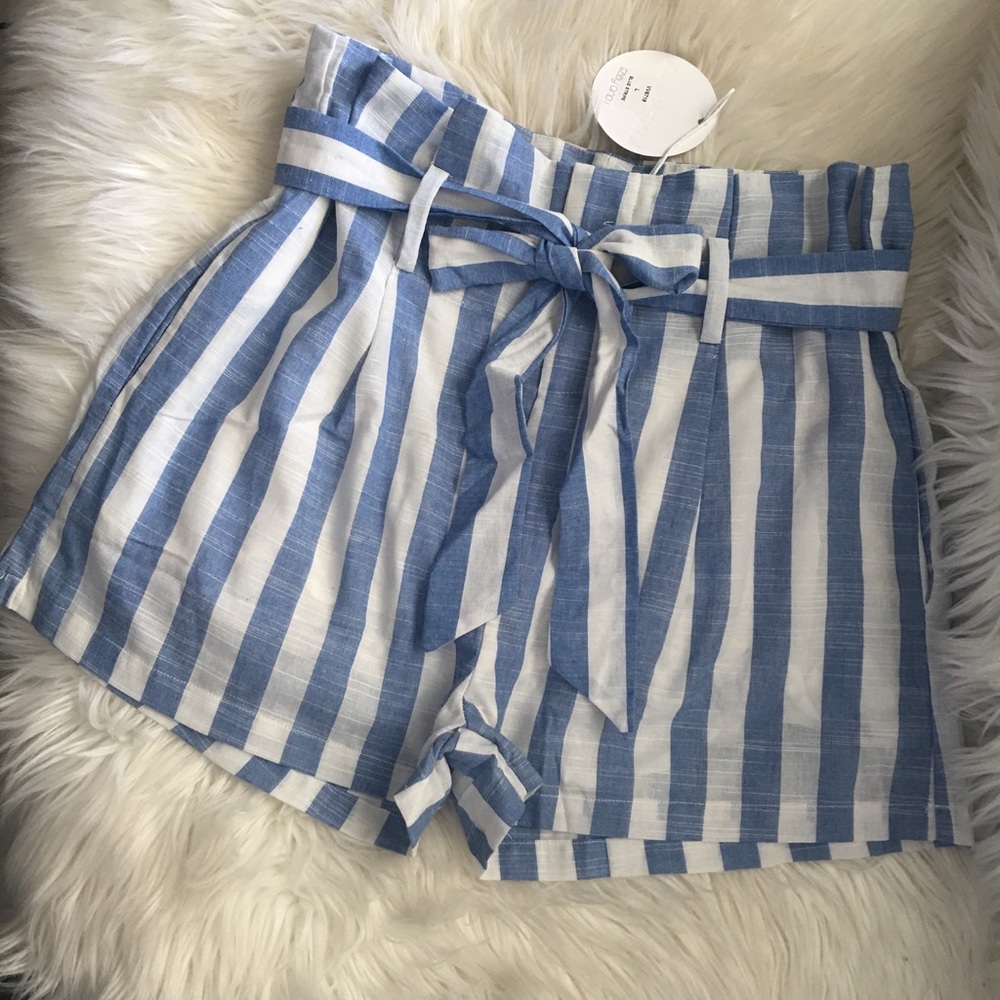 Ebby  and I stripe  short sz large w belt Nwt